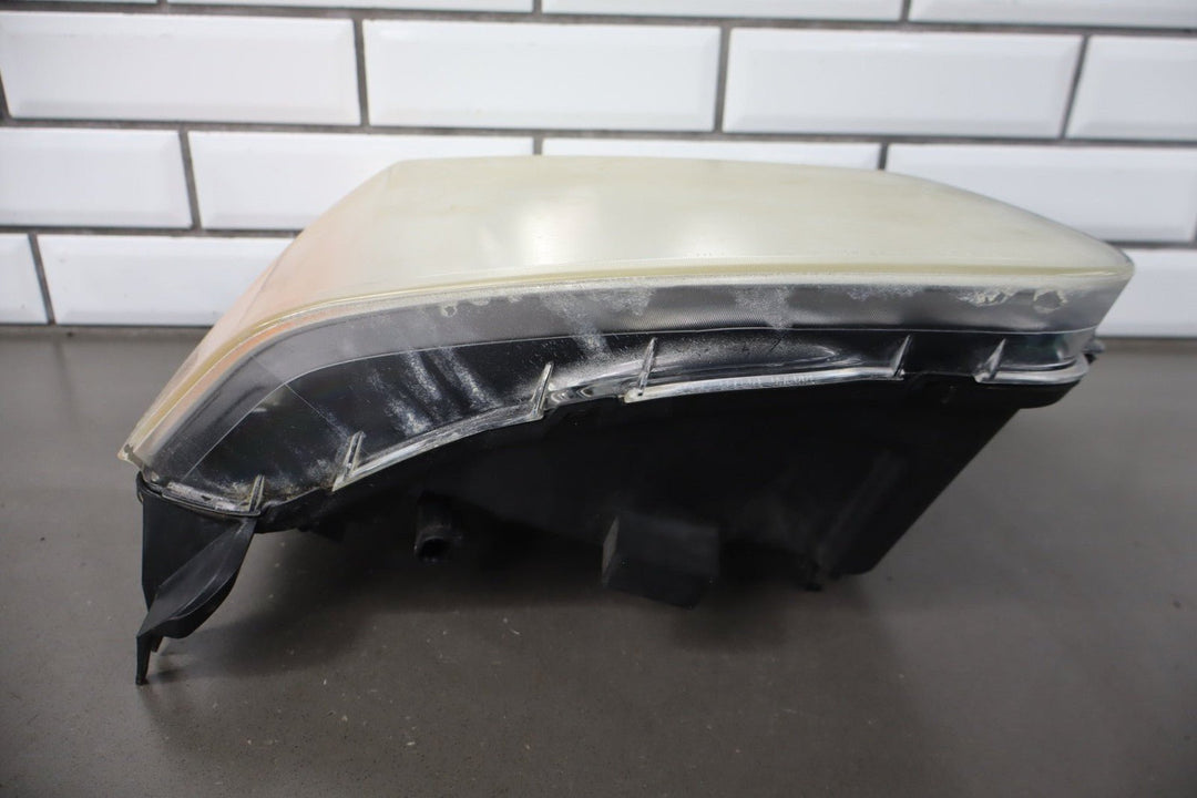2007 - 2014 GMC Yukon Right RH Headlamp 15861026 OEM