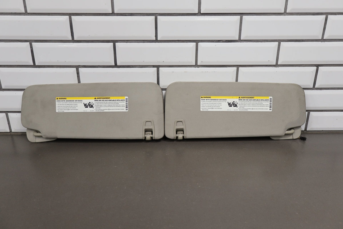 2007-2014 GMC Yukon Sun Visor Pair Illuminated Ebony 194