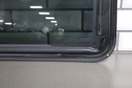 2007-2014 GMC Yukon Sunroof Glass Panel OEM 22815953
