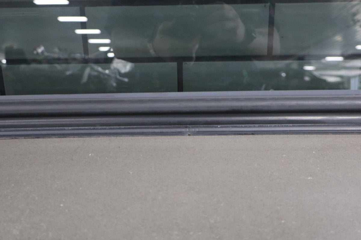 2007-2014 GMC Yukon Sunroof Glass Panel OEM 22815953
