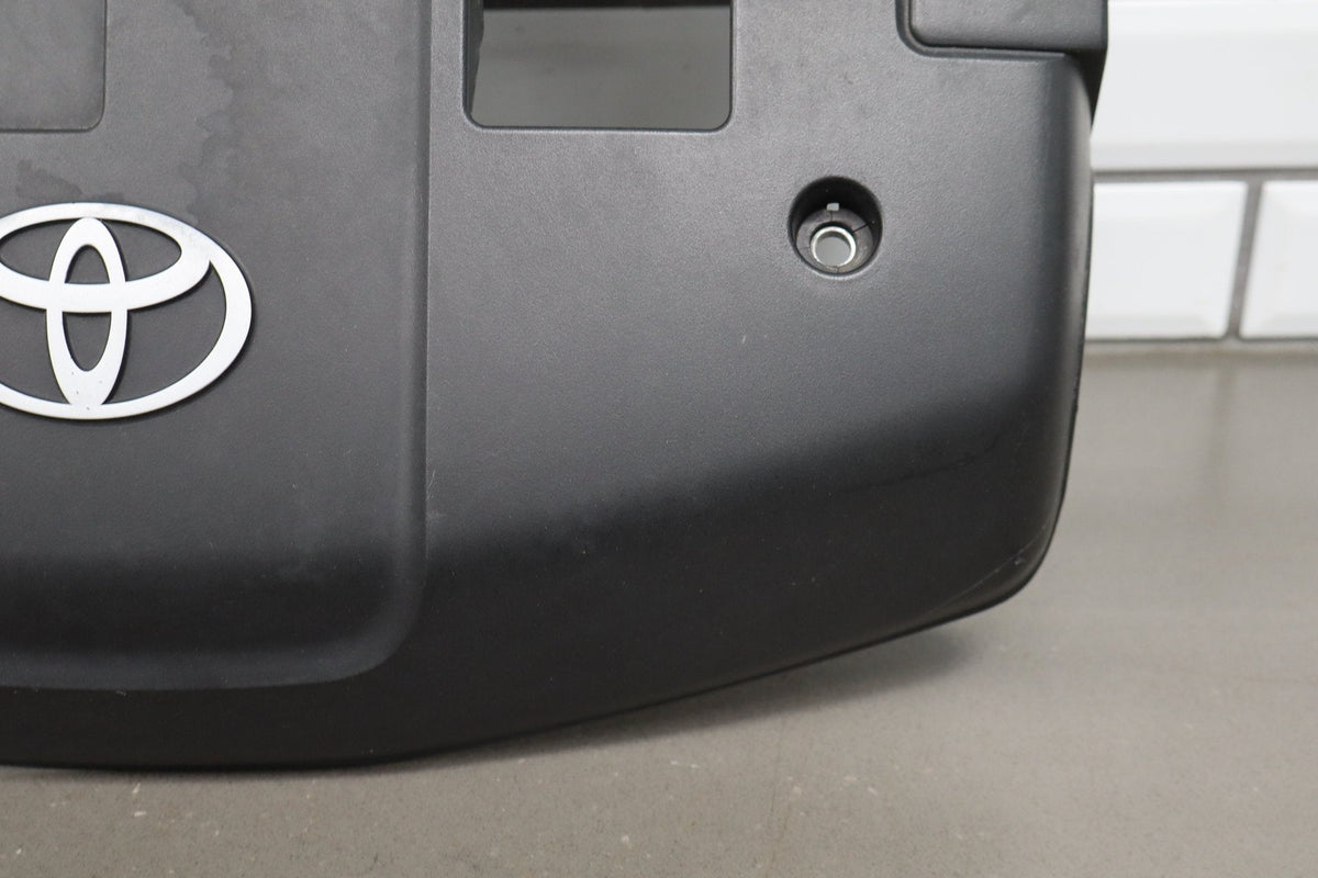 2007-2014 Toyota FJ Cruiser 4.0L Engine Cover OEM