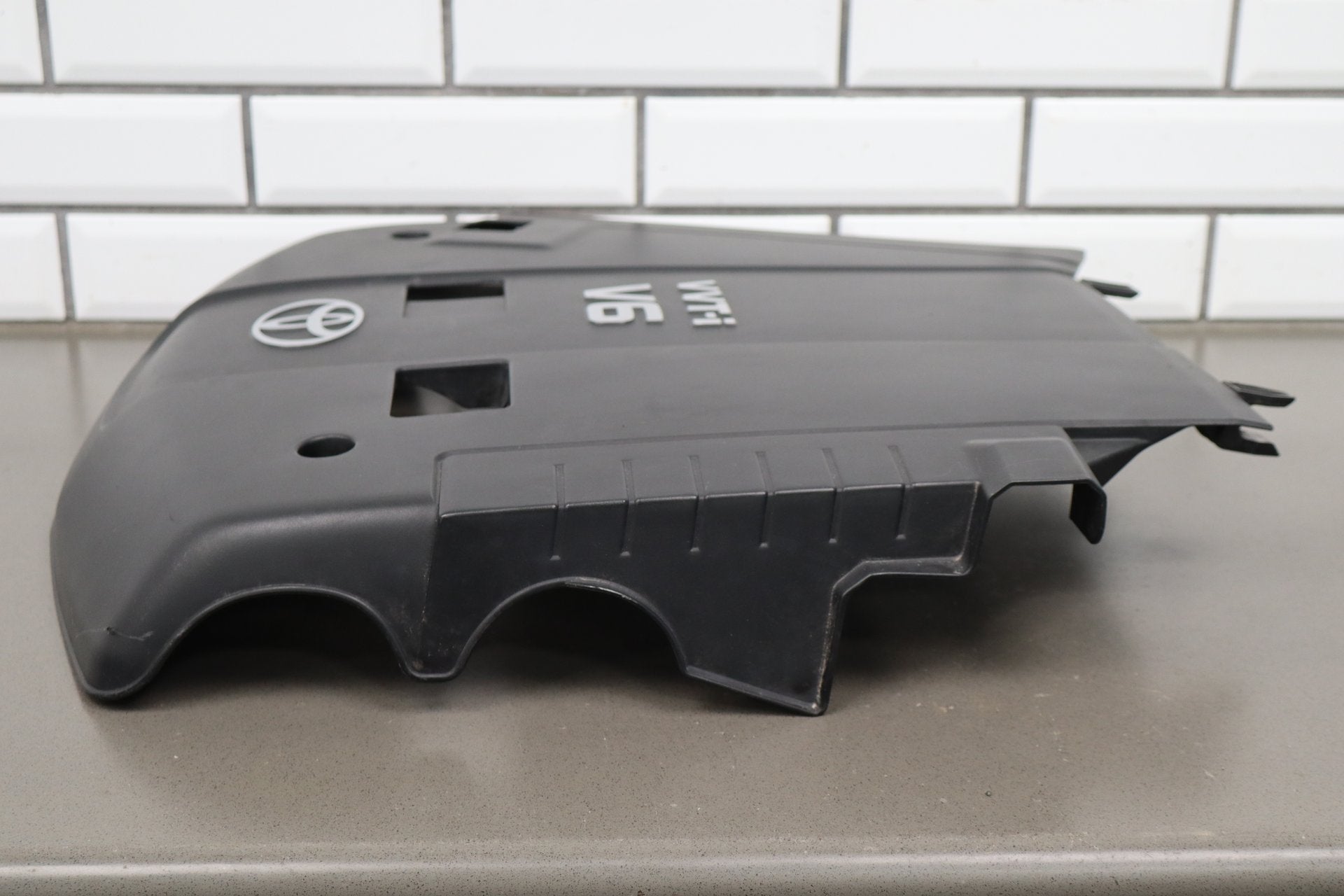 2007-2014 Toyota FJ Cruiser 4.0L Engine Cover OEM