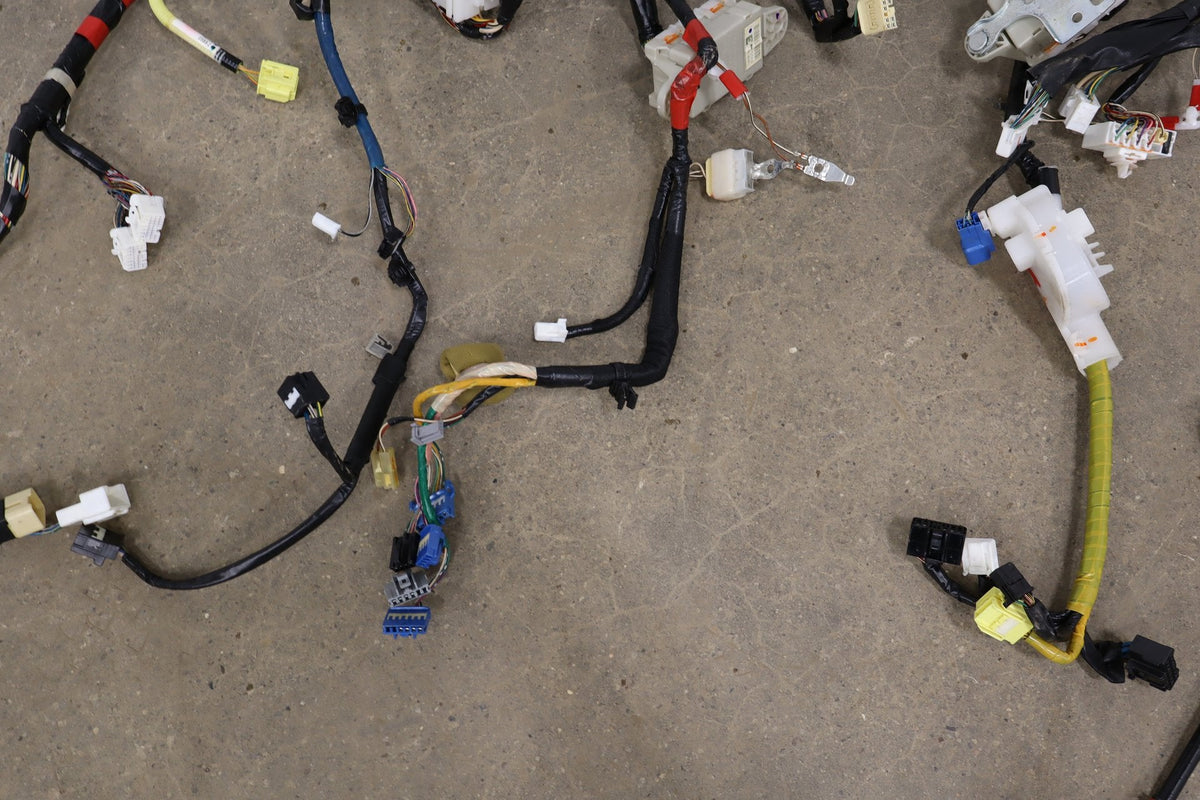 2007-2014 Toyota FJ Cruiser 4x2 Dash Wiring Harness OEM