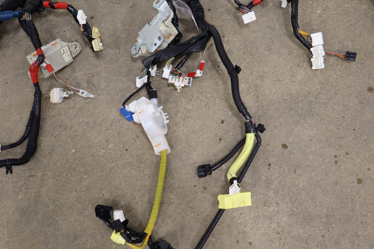 2007-2014 Toyota FJ Cruiser 4x2 Dash Wiring Harness OEM