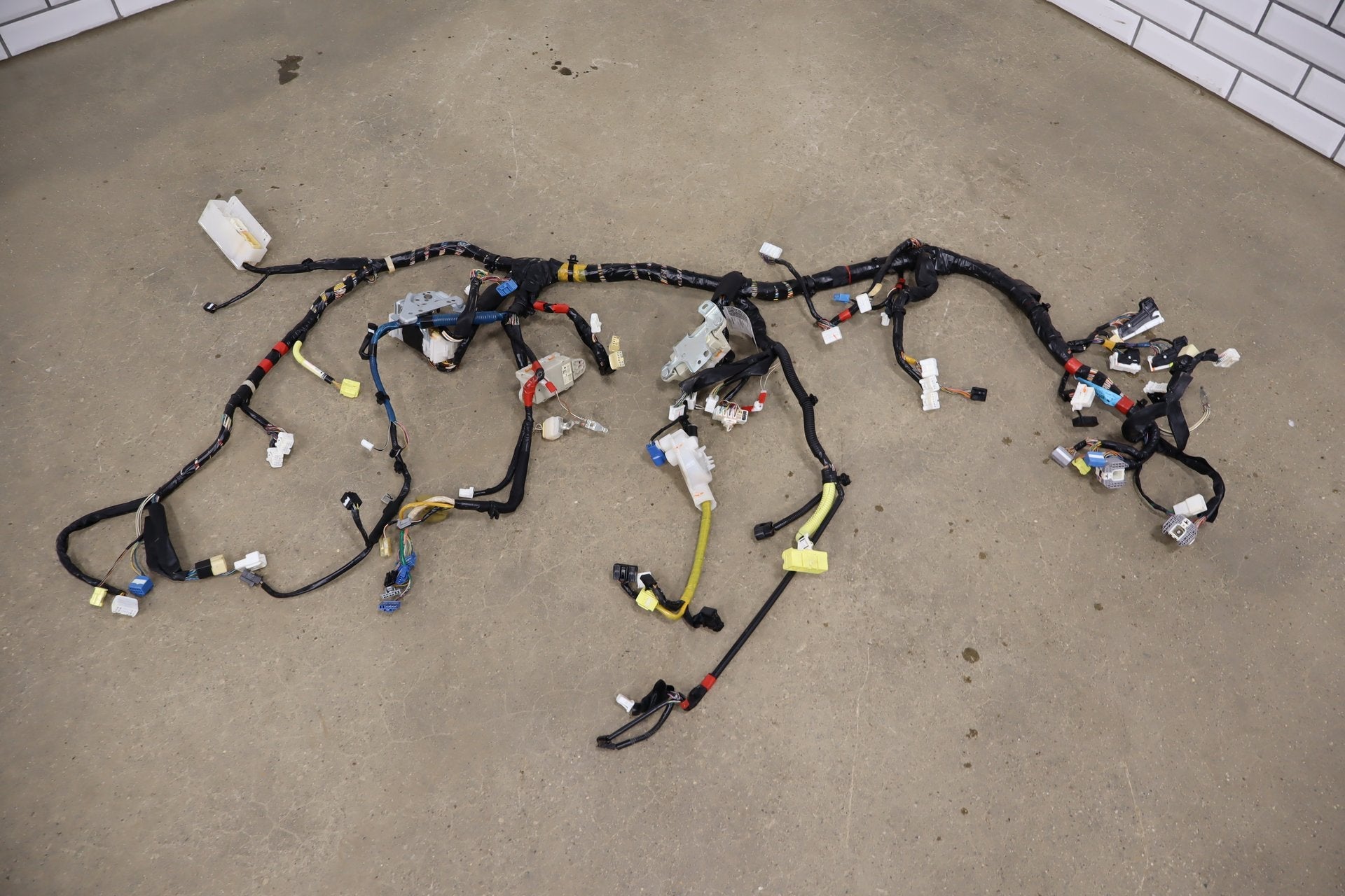 2007-2014 Toyota FJ Cruiser 4x2 Dash Wiring Harness OEM