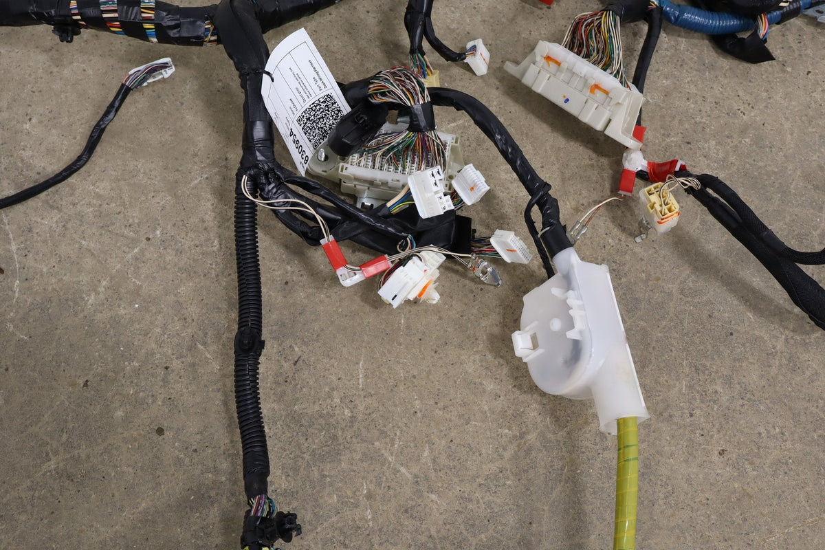 2007-2014 Toyota FJ Cruiser 4x2 Dash Wiring Harness OEM