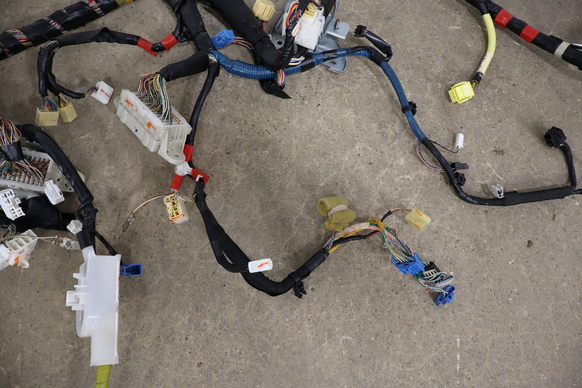 2007-2014 Toyota FJ Cruiser 4x2 Dash Wiring Harness OEM