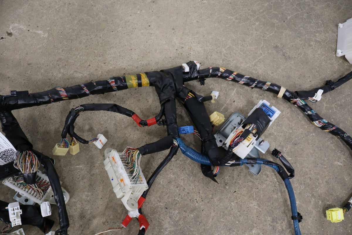 2007-2014 Toyota FJ Cruiser 4x2 Dash Wiring Harness OEM