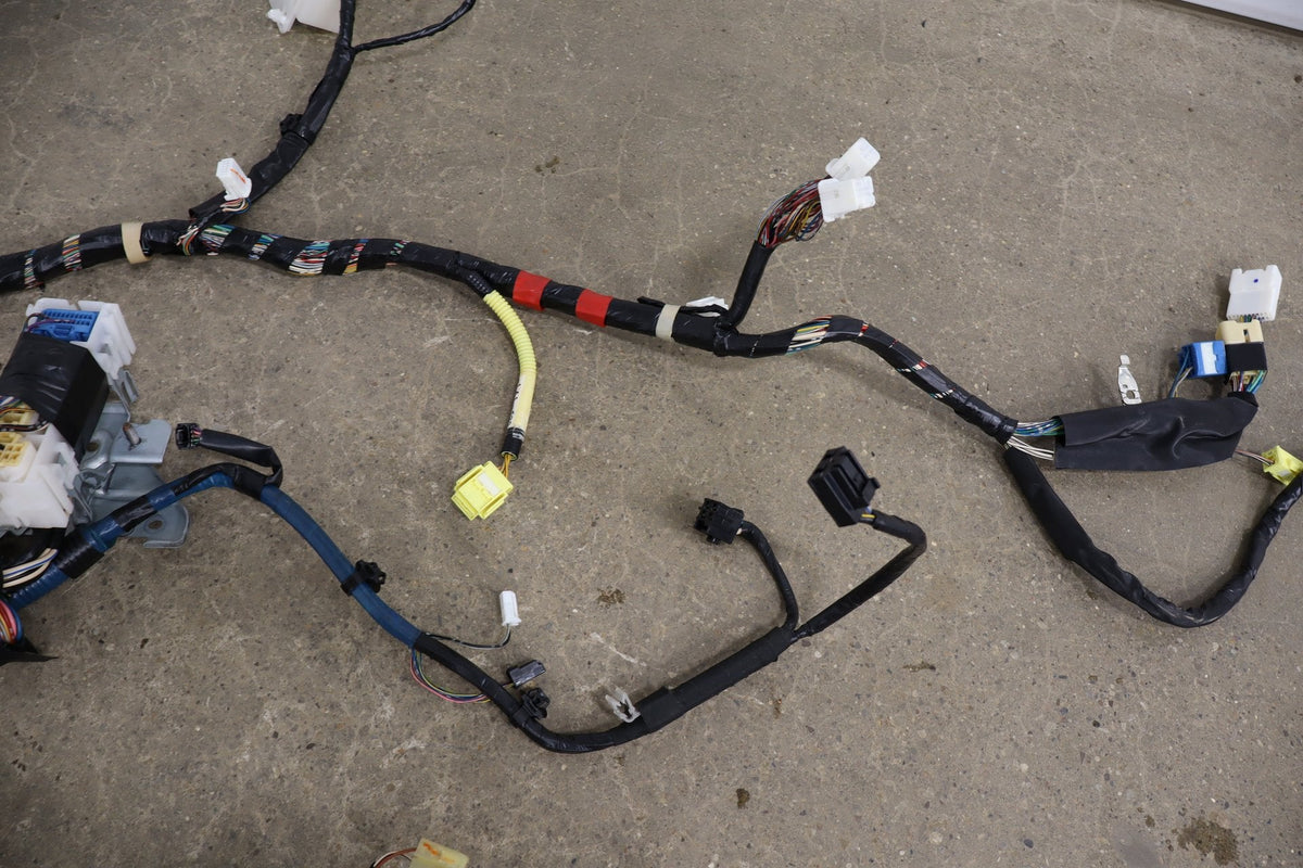 2007-2014 Toyota FJ Cruiser 4x2 Dash Wiring Harness OEM