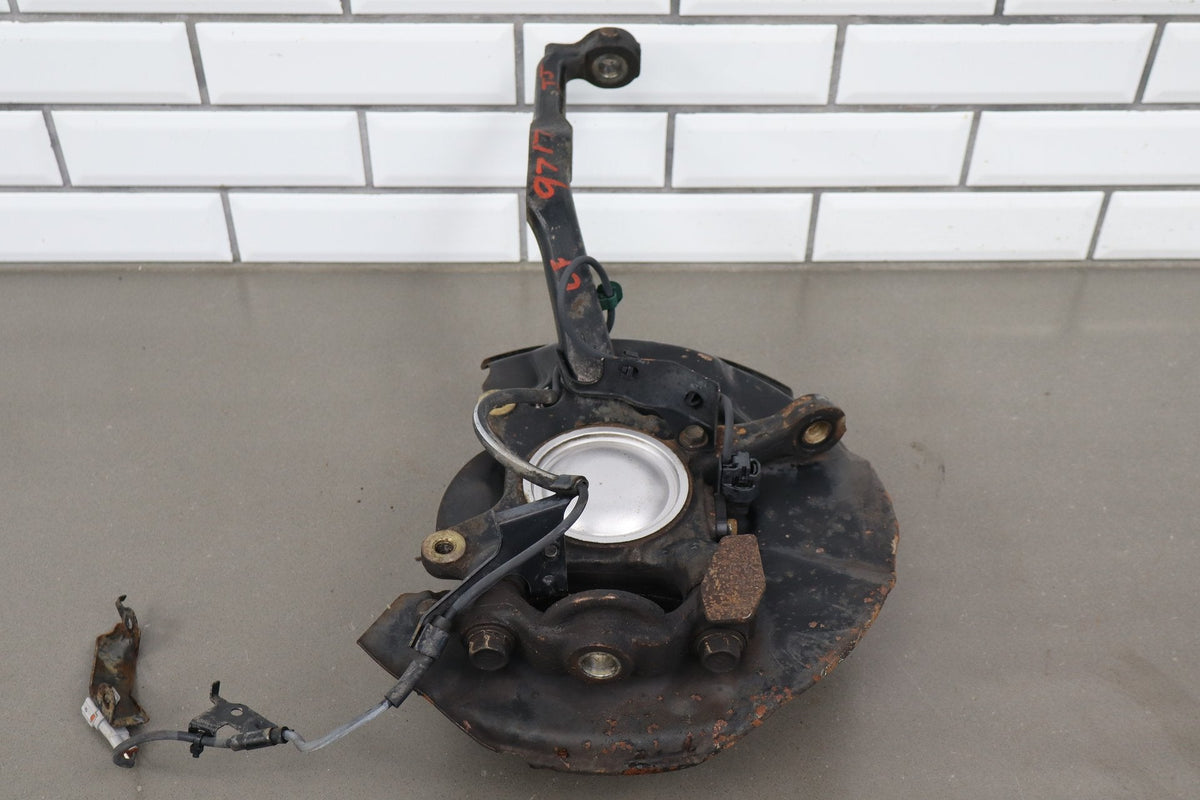 2007-2014 Toyota FJ Cruiser 4x2 RWD Left Front Spindle