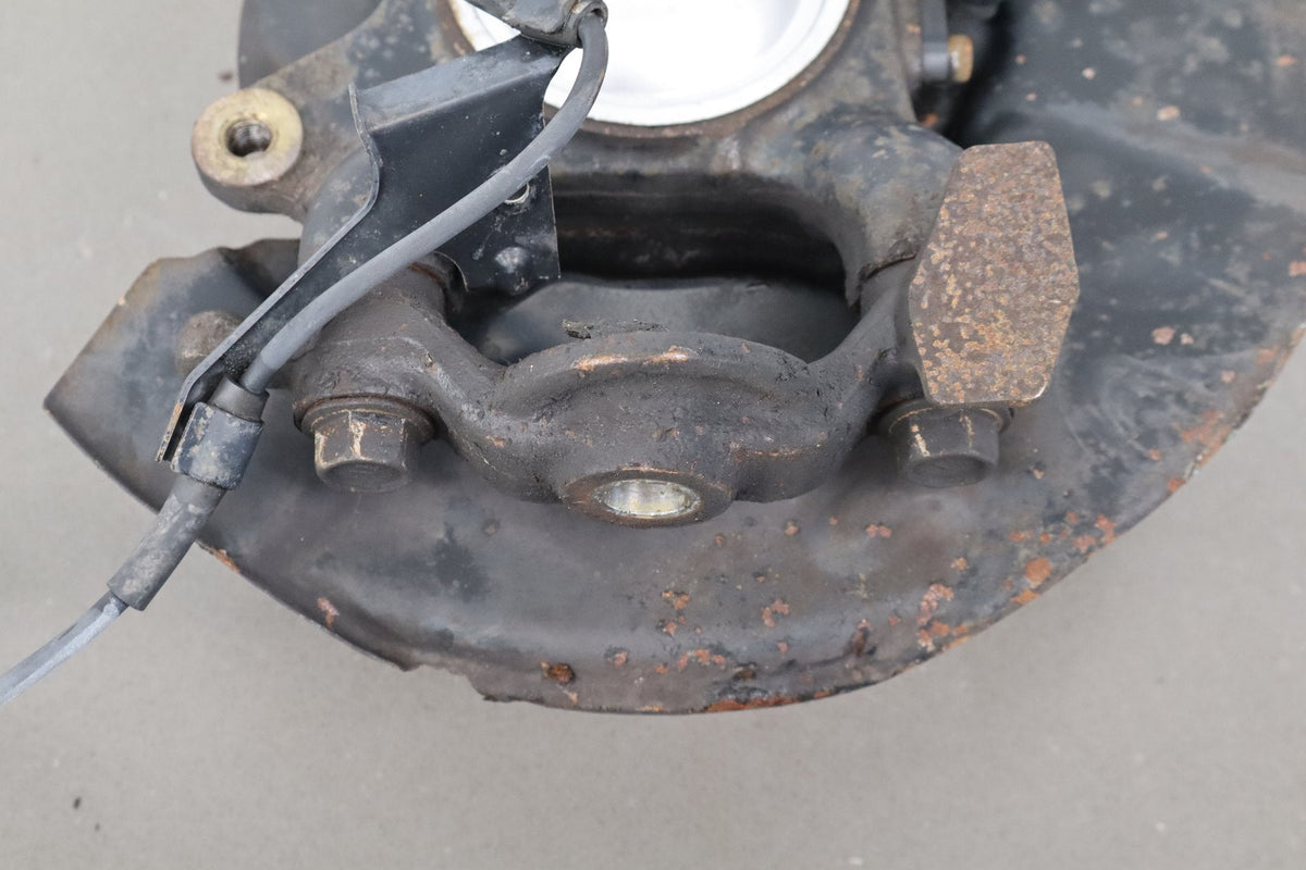 2007-2014 Toyota FJ Cruiser 4x2 RWD Left Front Spindle