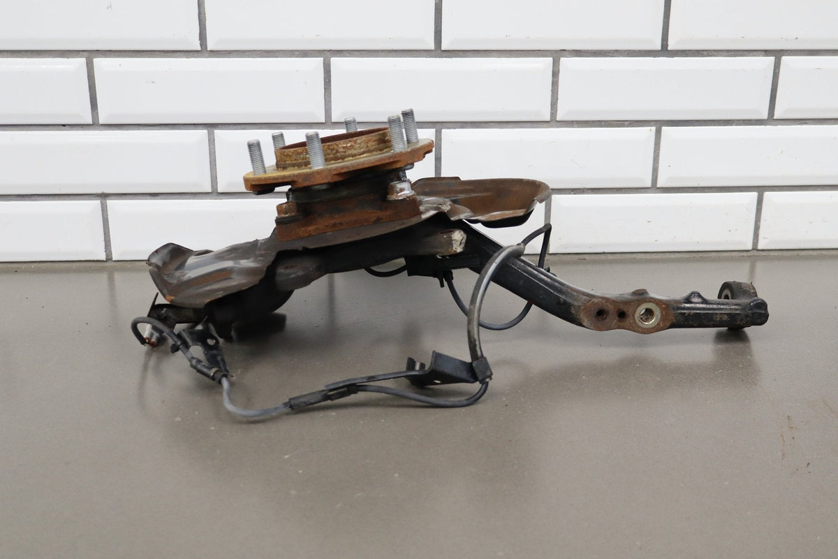 2007-2014 Toyota FJ Cruiser 4x2 RWD Left Front Spindle