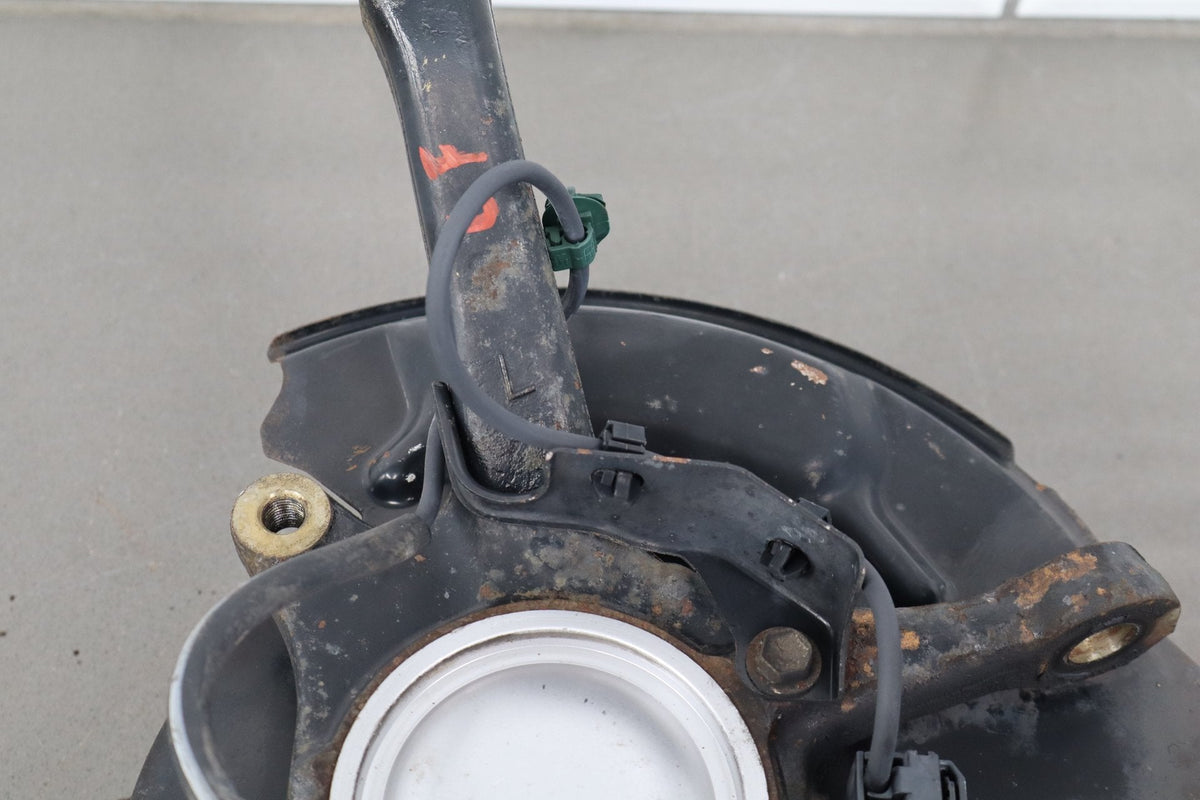 2007-2014 Toyota FJ Cruiser 4x2 RWD Left Front Spindle