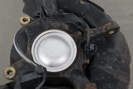 2007-2014 Toyota FJ Cruiser 4x2 RWD Left Front Spindle