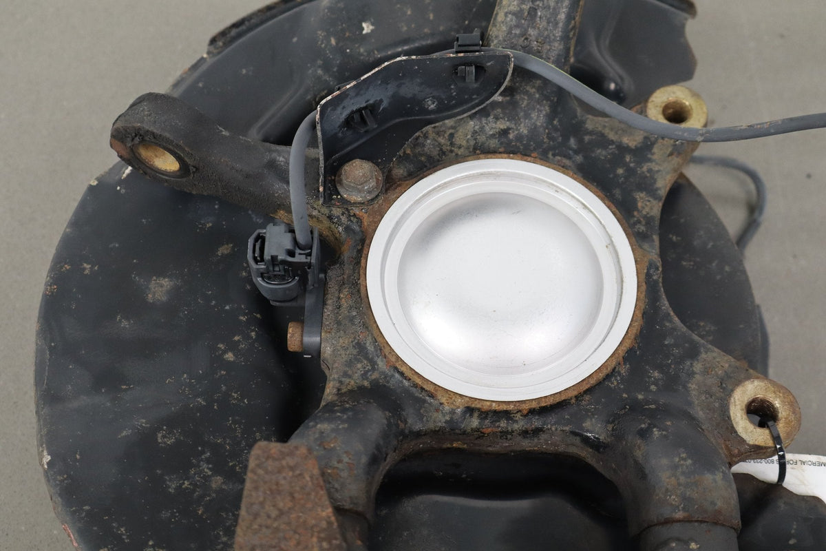 2007-2014 Toyota FJ Cruiser 4x2 RWD Right Front Spindle