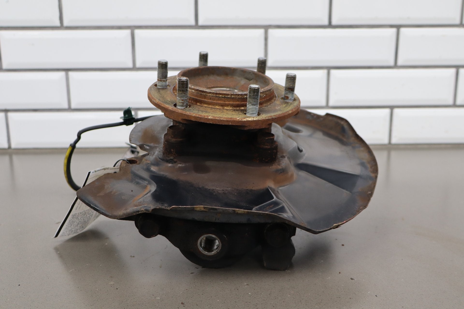 2007-2014 Toyota FJ Cruiser 4x2 RWD Right Front Spindle