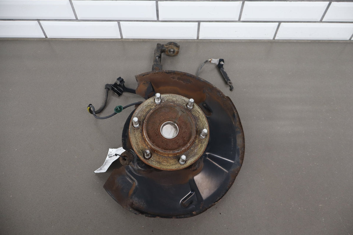 2007-2014 Toyota FJ Cruiser 4x2 RWD Right Front Spindle