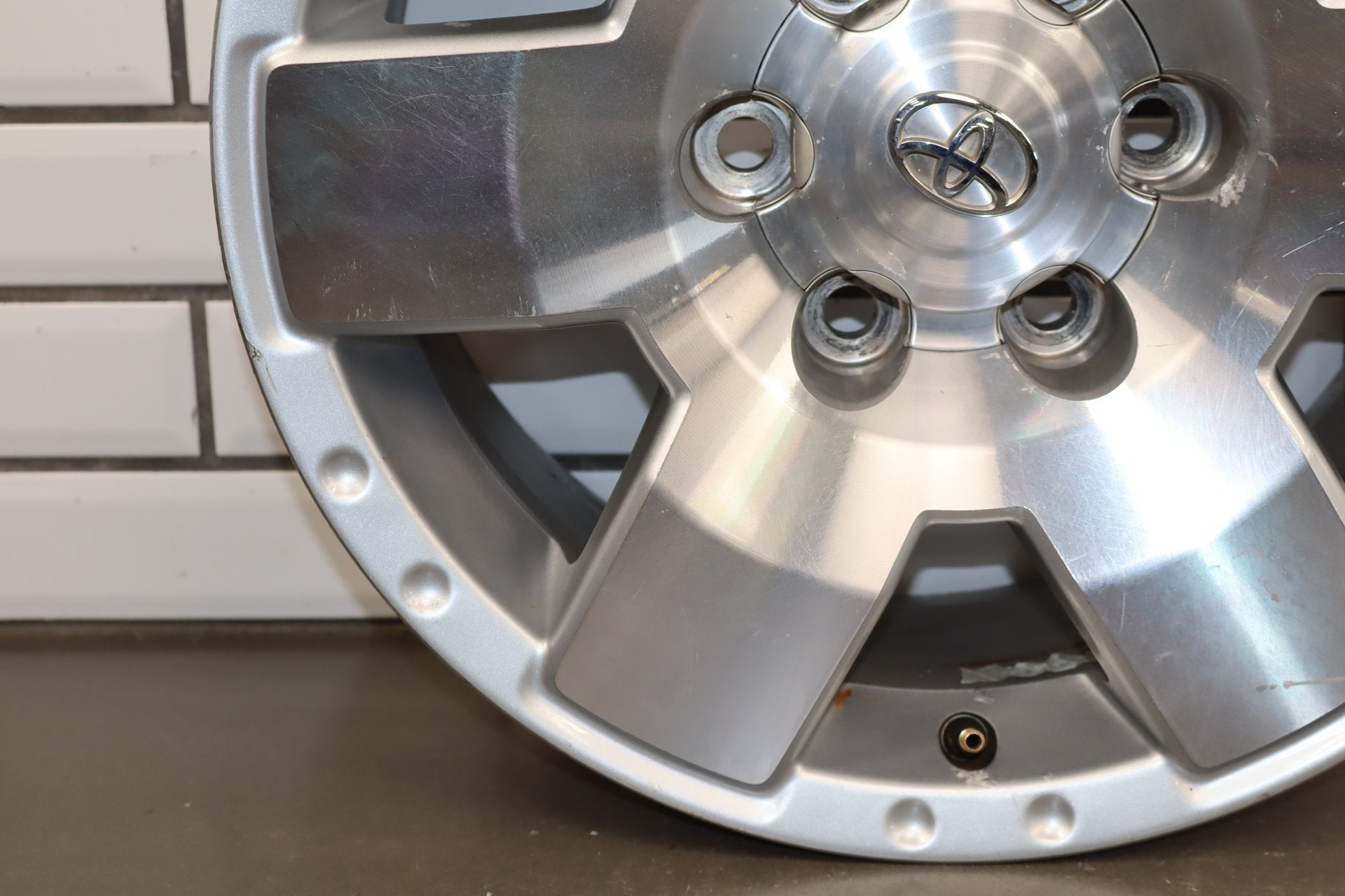 2007-2014 Toyota FJ Cruiser Alloy Wheel 4261135480 OEM