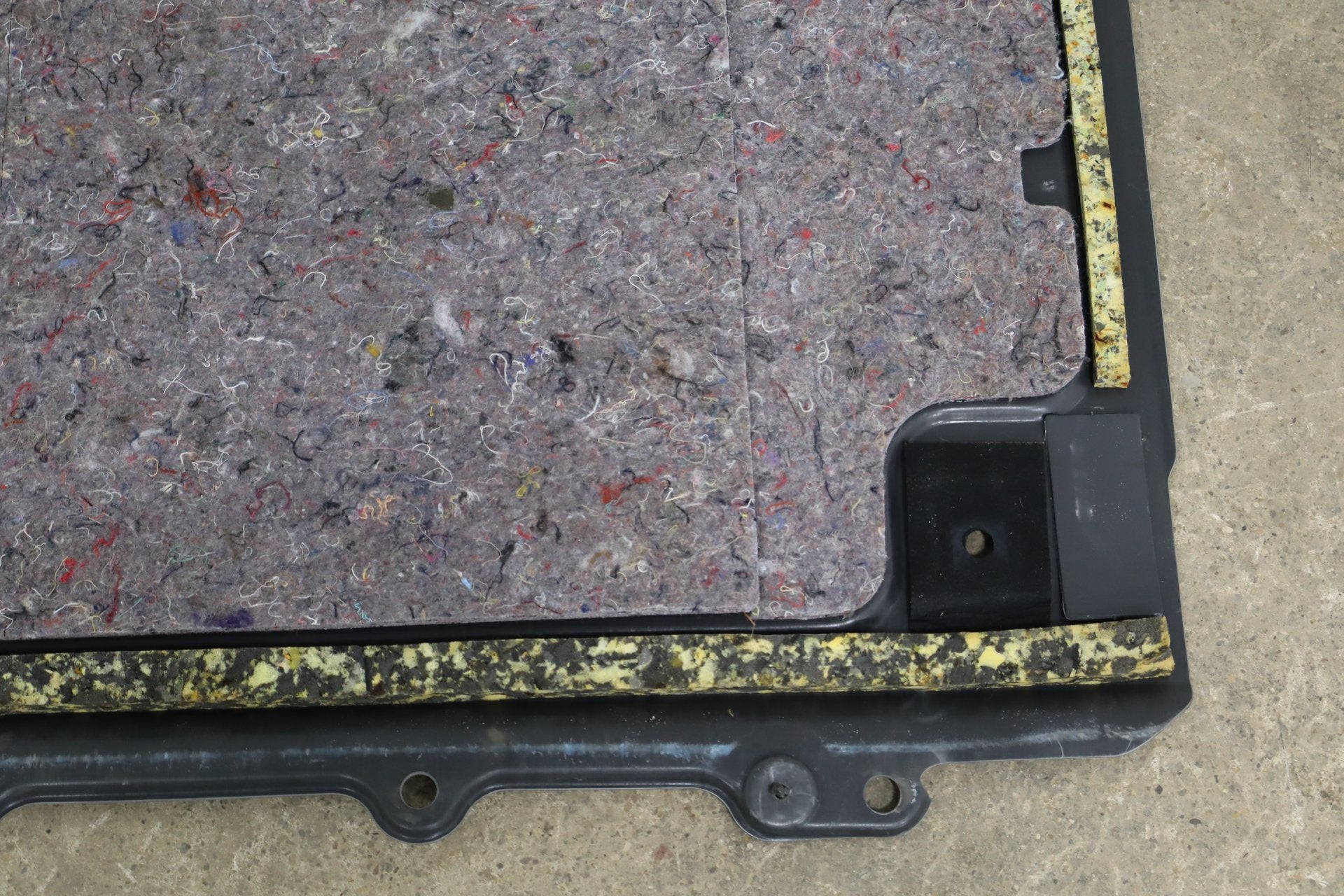 2007-2014 Toyota FJ Cruiser Cargo Cover OEM