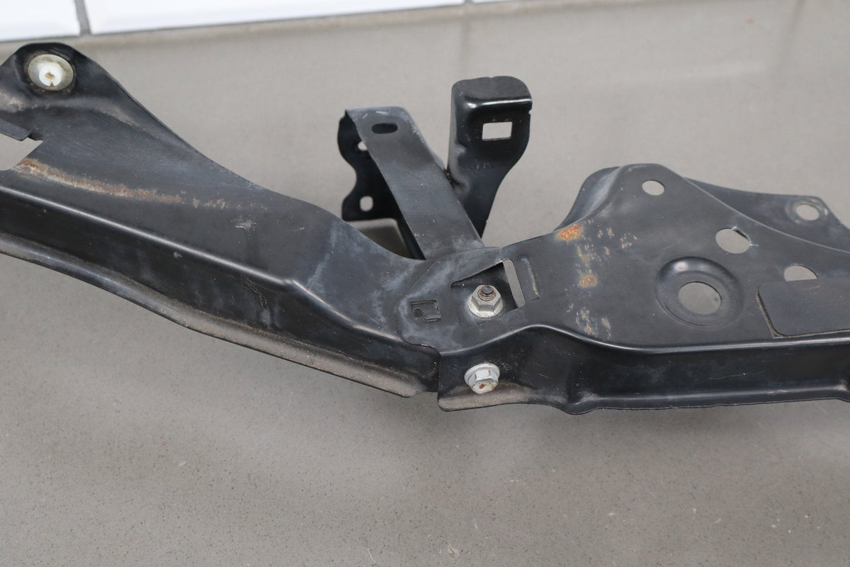 2007-2014 Toyota FJ Cruiser Front Bumper Retainer 5252135030 OEM