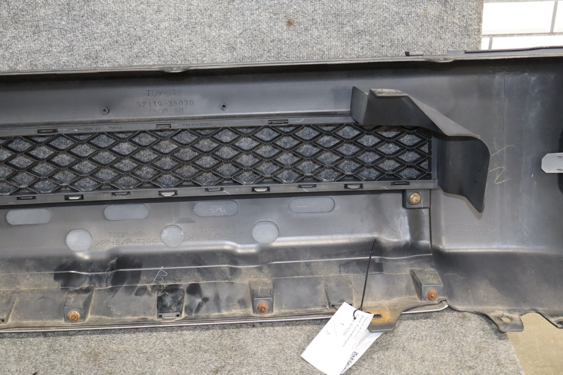 2007-2014 Toyota FJ Cruiser Front Bumper W/ Rebar OEM