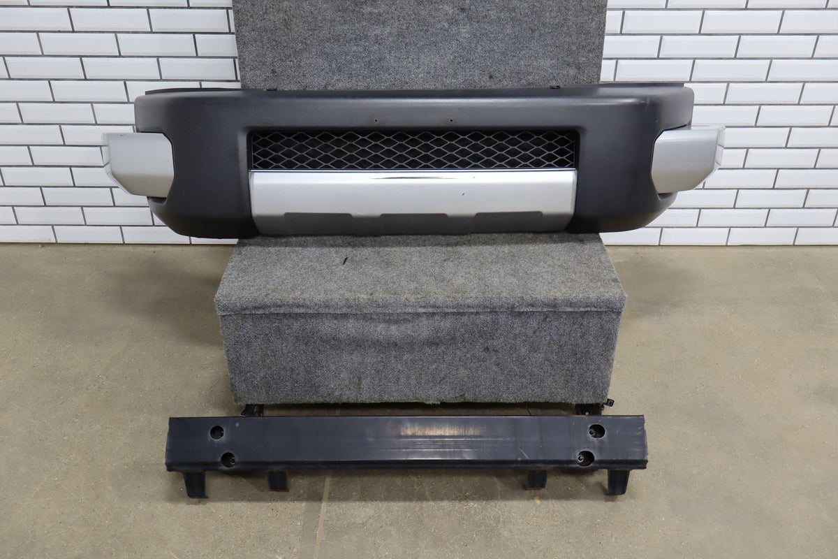 2007-2014 Toyota FJ Cruiser Front Bumper W/ Rebar OEM