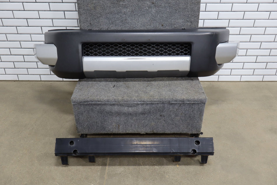 2007-2014 Toyota FJ Cruiser Front Bumper W/ Rebar OEM