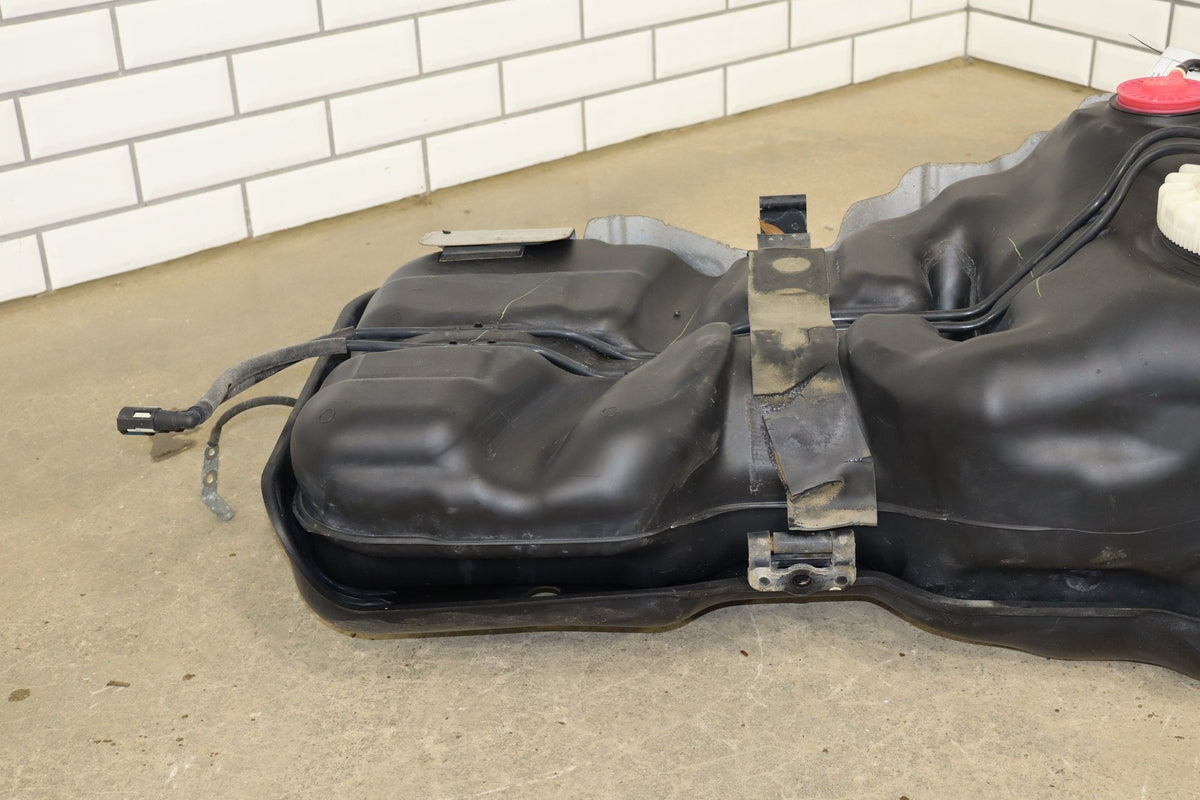 2007-2014 Toyota FJ Cruiser Fuel Tank 770013d551 OEM