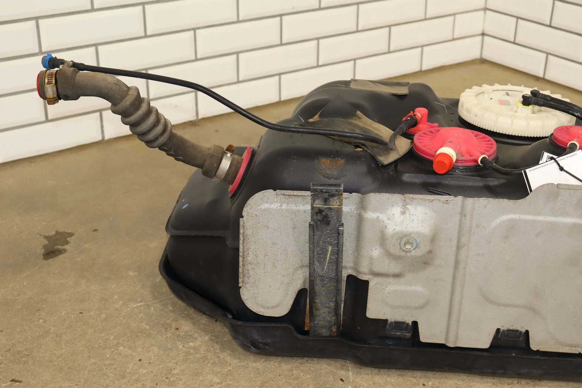 2007-2014 Toyota FJ Cruiser Fuel Tank 770013d551 OEM