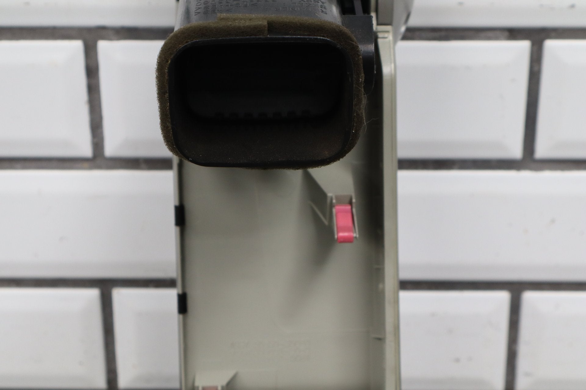 2007-2014 Toyota FJ Cruiser Left Dash Air Vent 5565035081 OEM