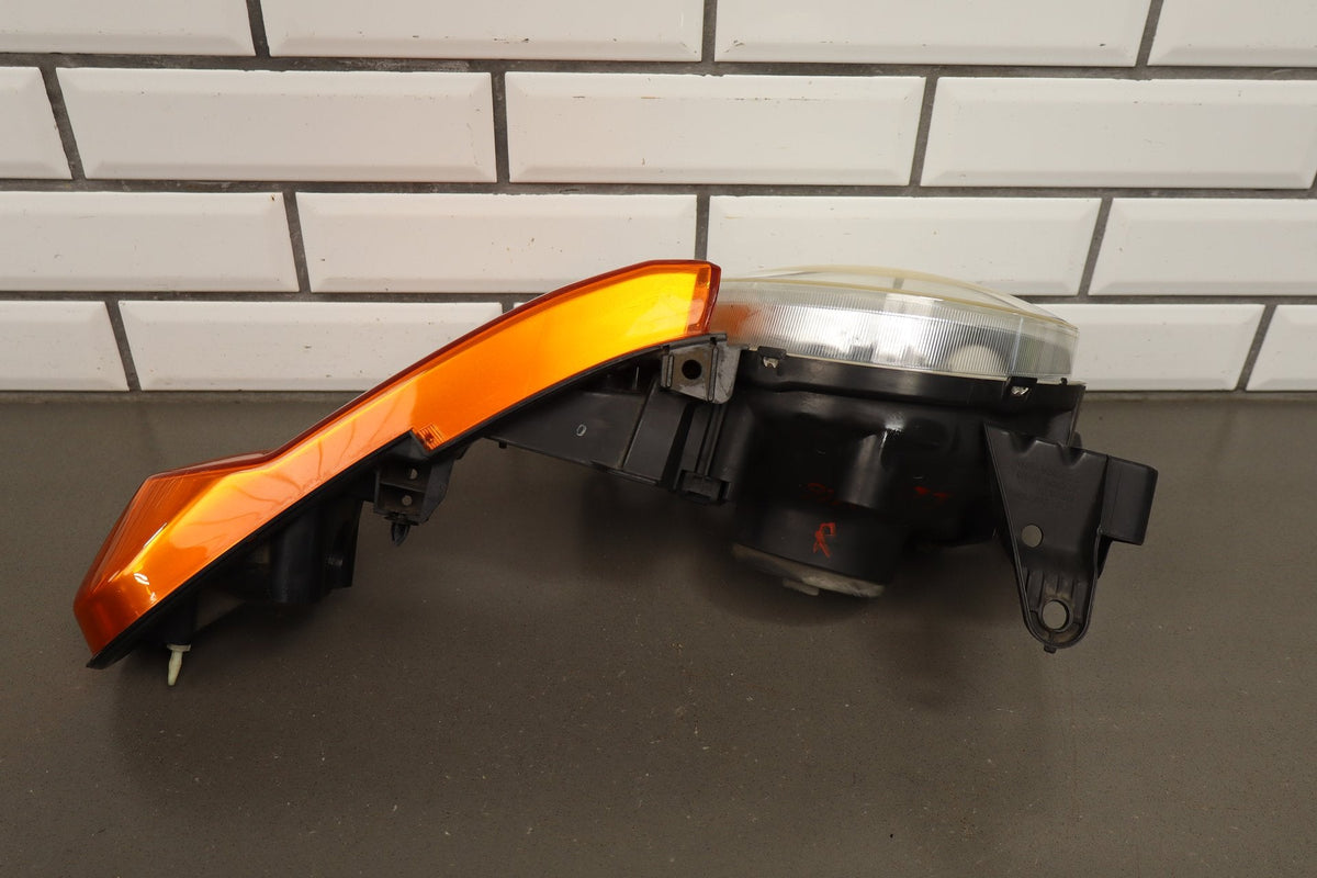 2007-2014 Toyota FJ Cruiser Left Driver Headlamp