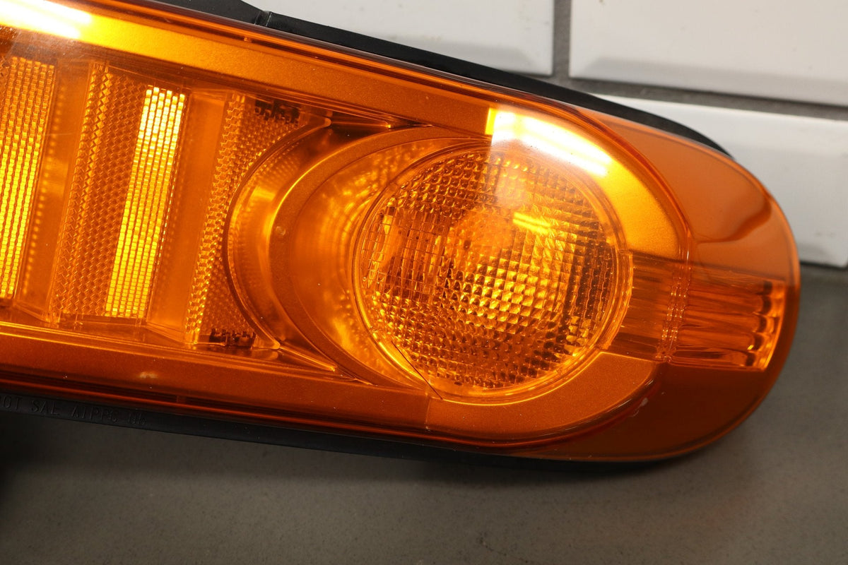 2007-2014 Toyota FJ Cruiser Left Driver Headlamp