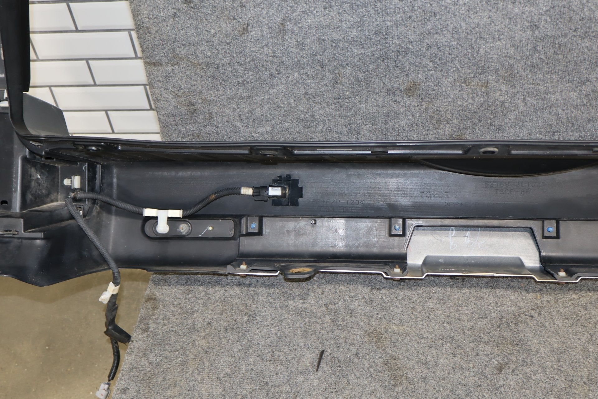 2007-2014 Toyota FJ Cruiser Rear Bumper OEM W/ Rebar