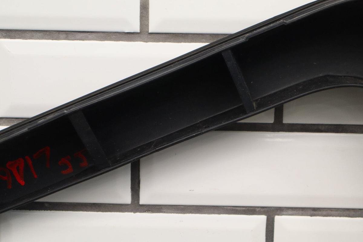 2007-2014 Toyota FJ Cruiser Right Fender Molding