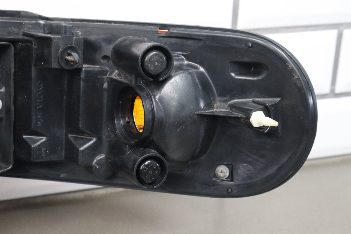 2007-2014 Toyota FJ Cruiser Right Headlamp OEM
