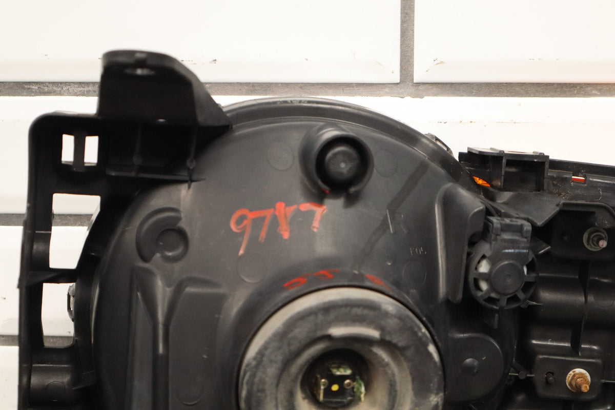 2007-2014 Toyota FJ Cruiser Right Headlamp OEM