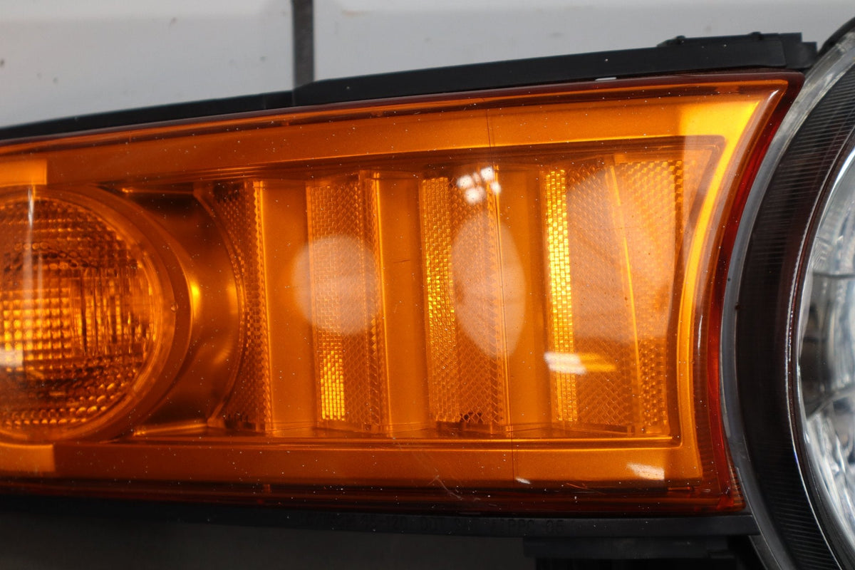 2007-2014 Toyota FJ Cruiser Right Headlamp OEM