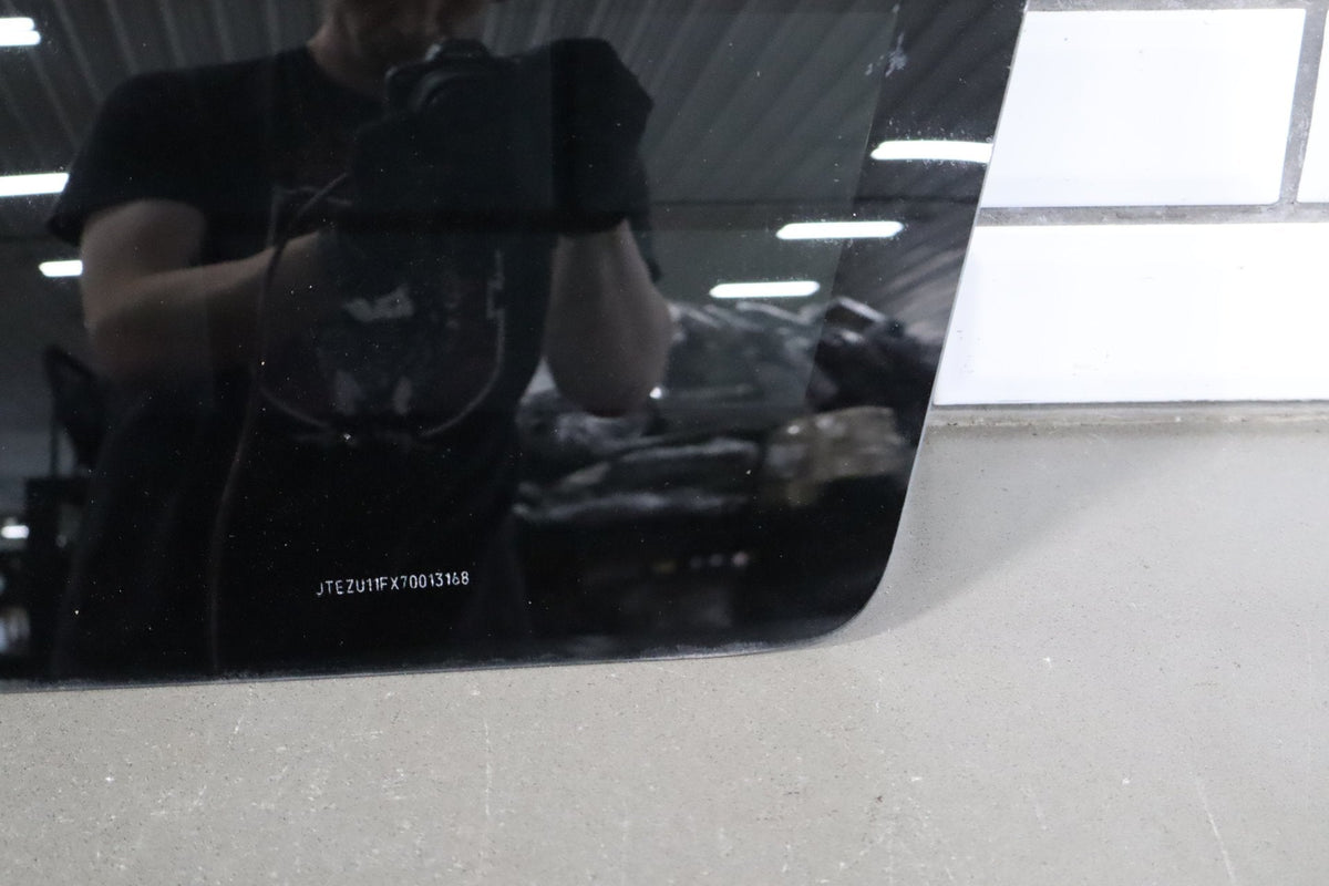 2007-2014 Toyota FJ Cruiser Right Quarter Window OEM