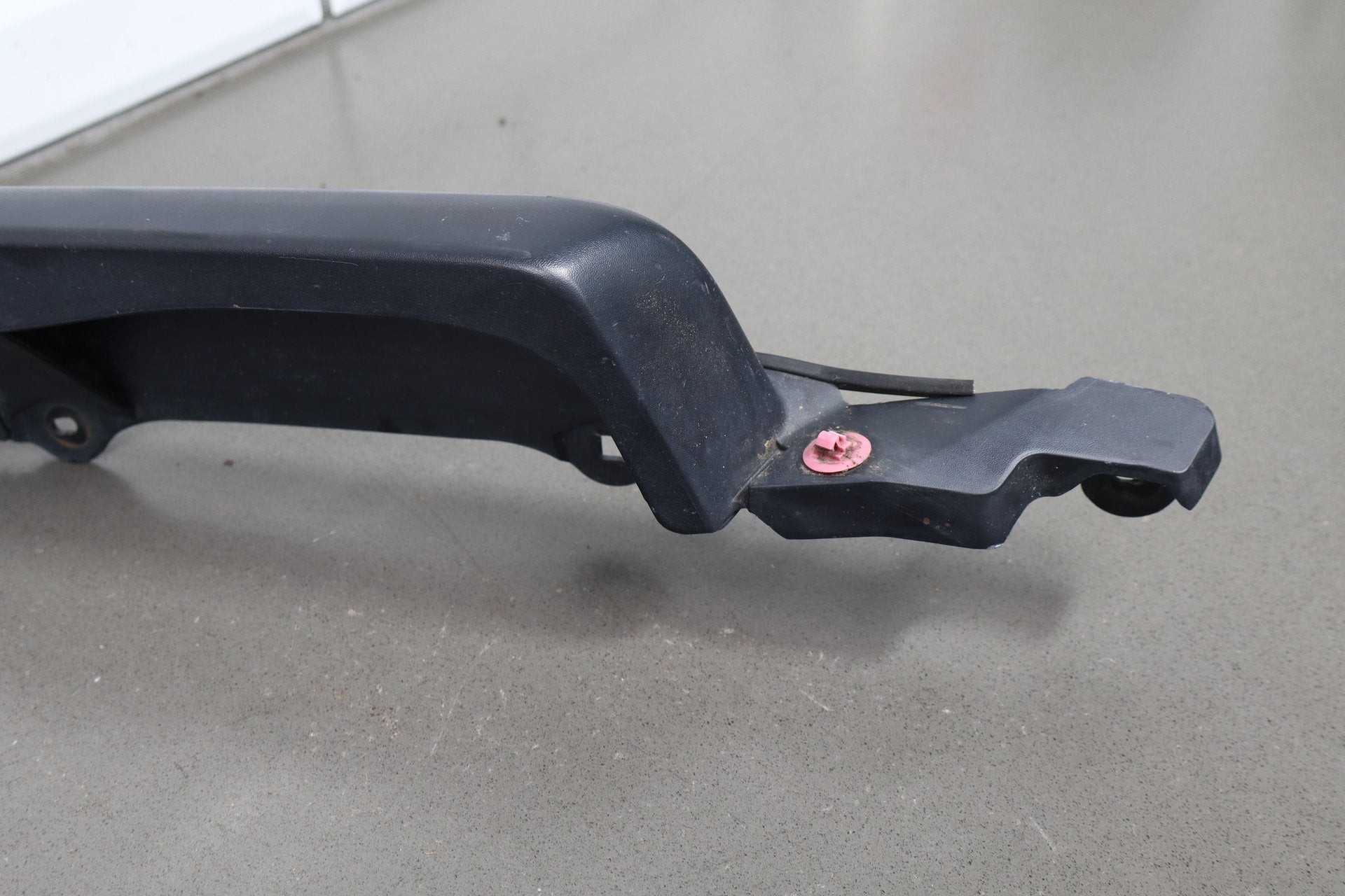 2007-2014 Toyota FJ Cruiser Right Rear Wheel Arch Moulding 7560535103