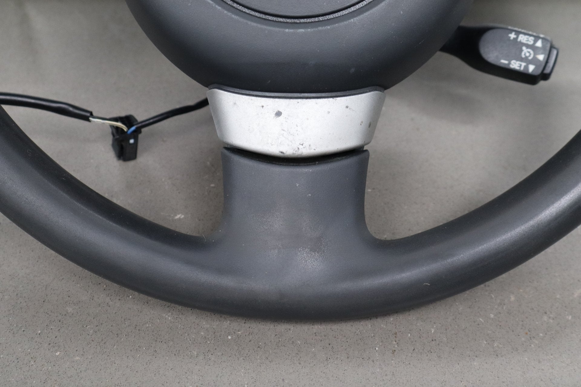 2007-2014 Toyota FJ Cruiser Steering Wheel OEM | Worn