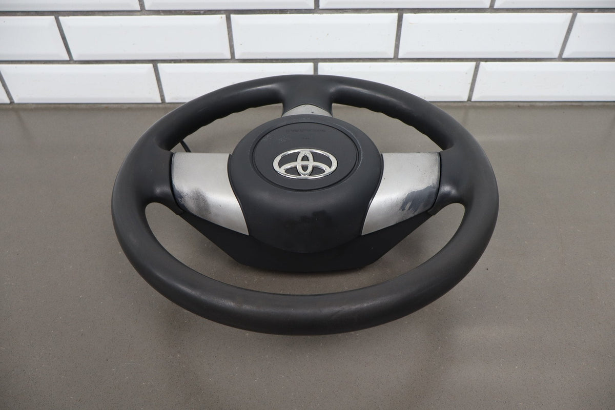 2007-2014 Toyota FJ Cruiser Steering Wheel OEM | Worn