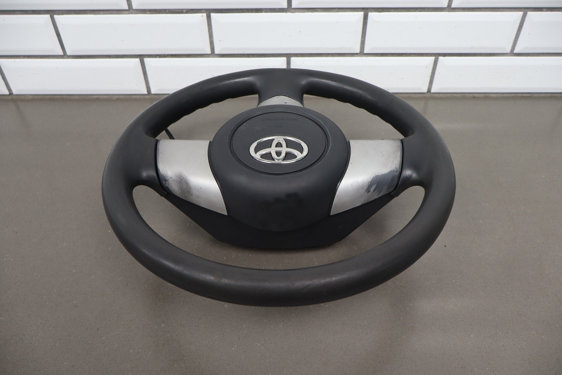2007-2014 Toyota FJ Cruiser Steering Wheel OEM | Worn