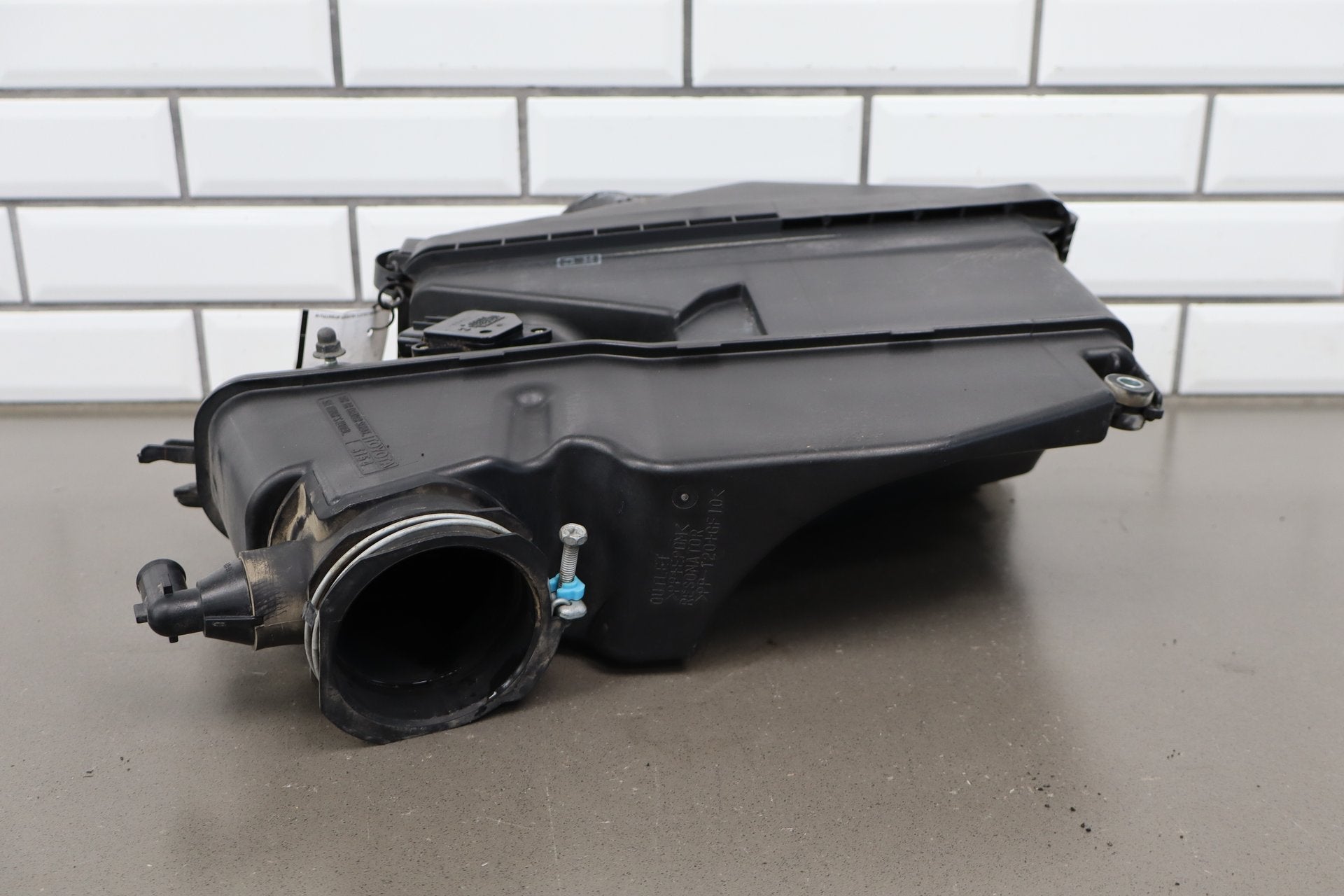 2007-2014 Toyota FJ Cruiser, Tacoma, 4Runner 4.0L Air Cleaner OEM