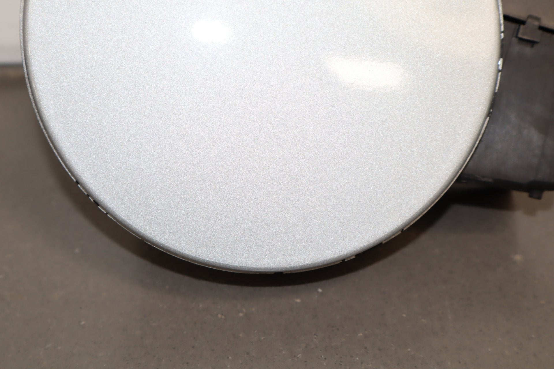 2007-2015 Jaguar XKR Fuel Filler Door Liquid Silver MEE