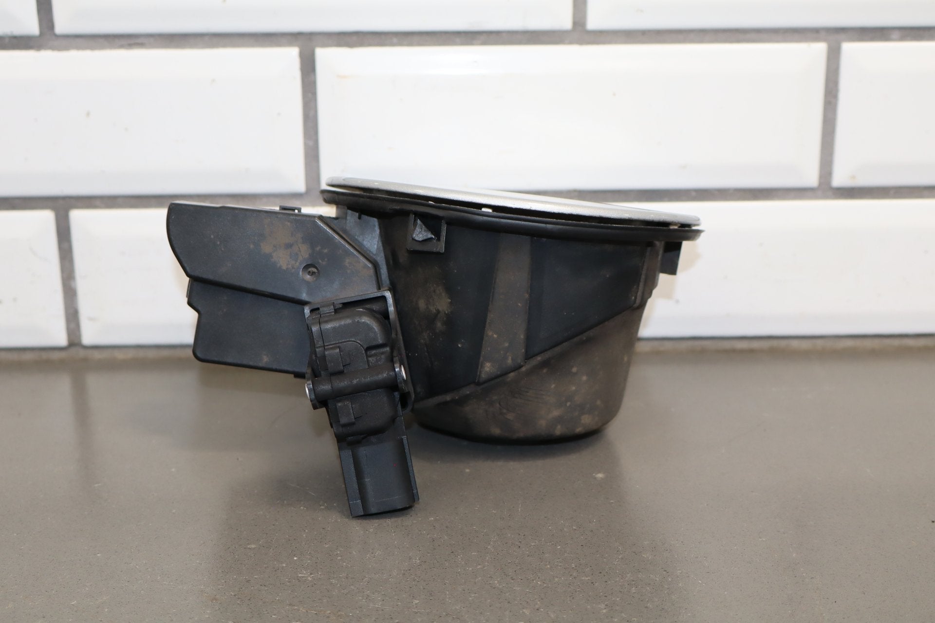 2007-2015 Jaguar XKR Fuel Filler Door Liquid Silver MEE
