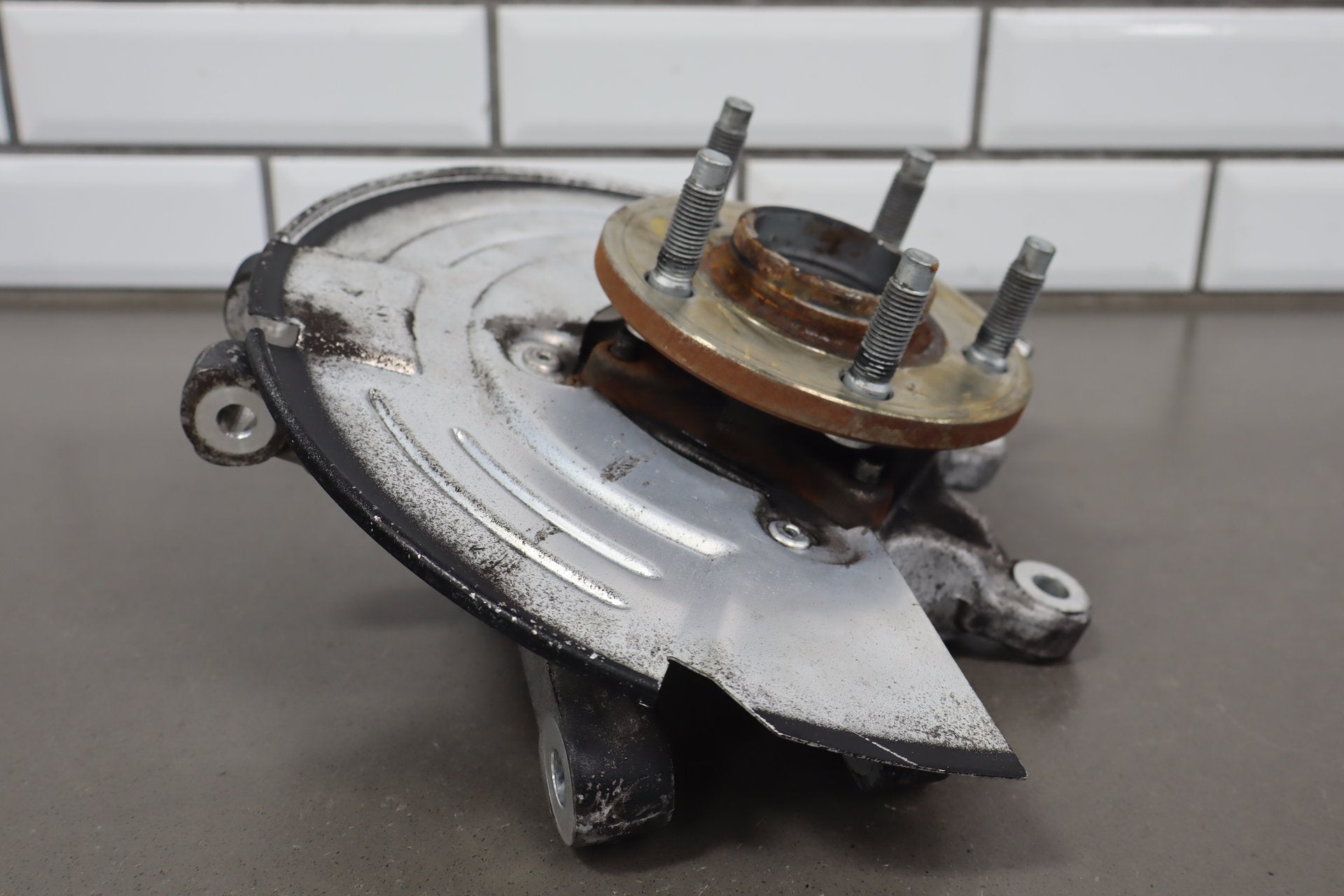 2007-2015 Jaguar XKR Right Rear Suspension Spindle