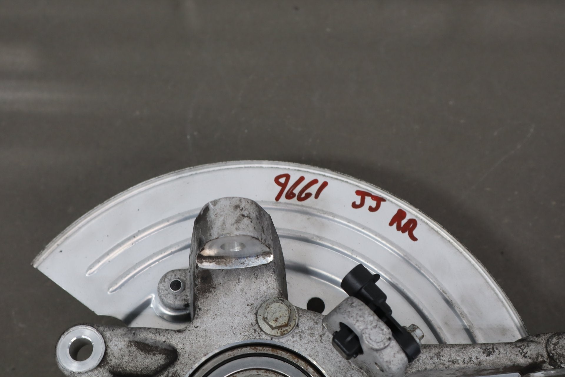 2007-2015 Jaguar XKR Right Rear Suspension Spindle
