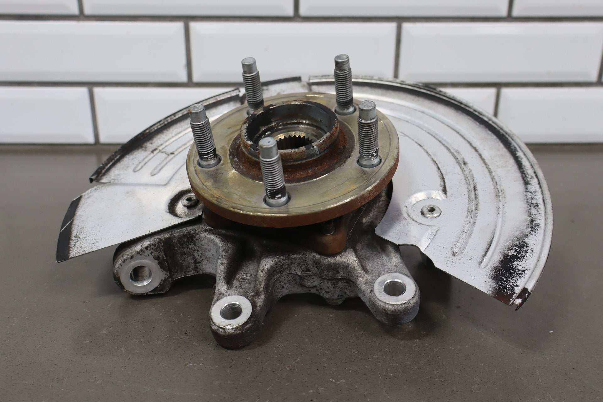 2007-2015 Jaguar XKR Right Rear Suspension Spindle