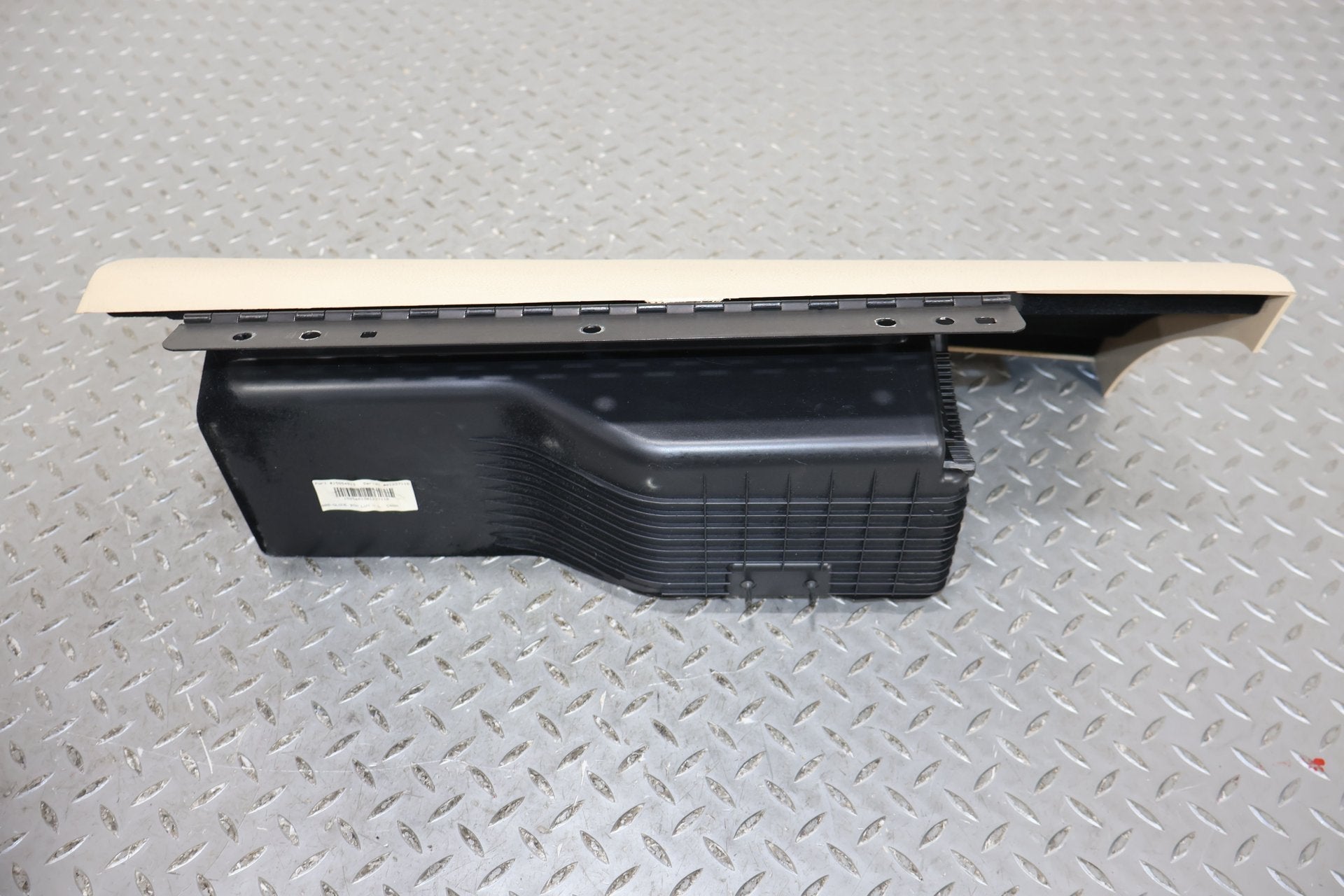 2007 Cadillac Escalade- Glove Box