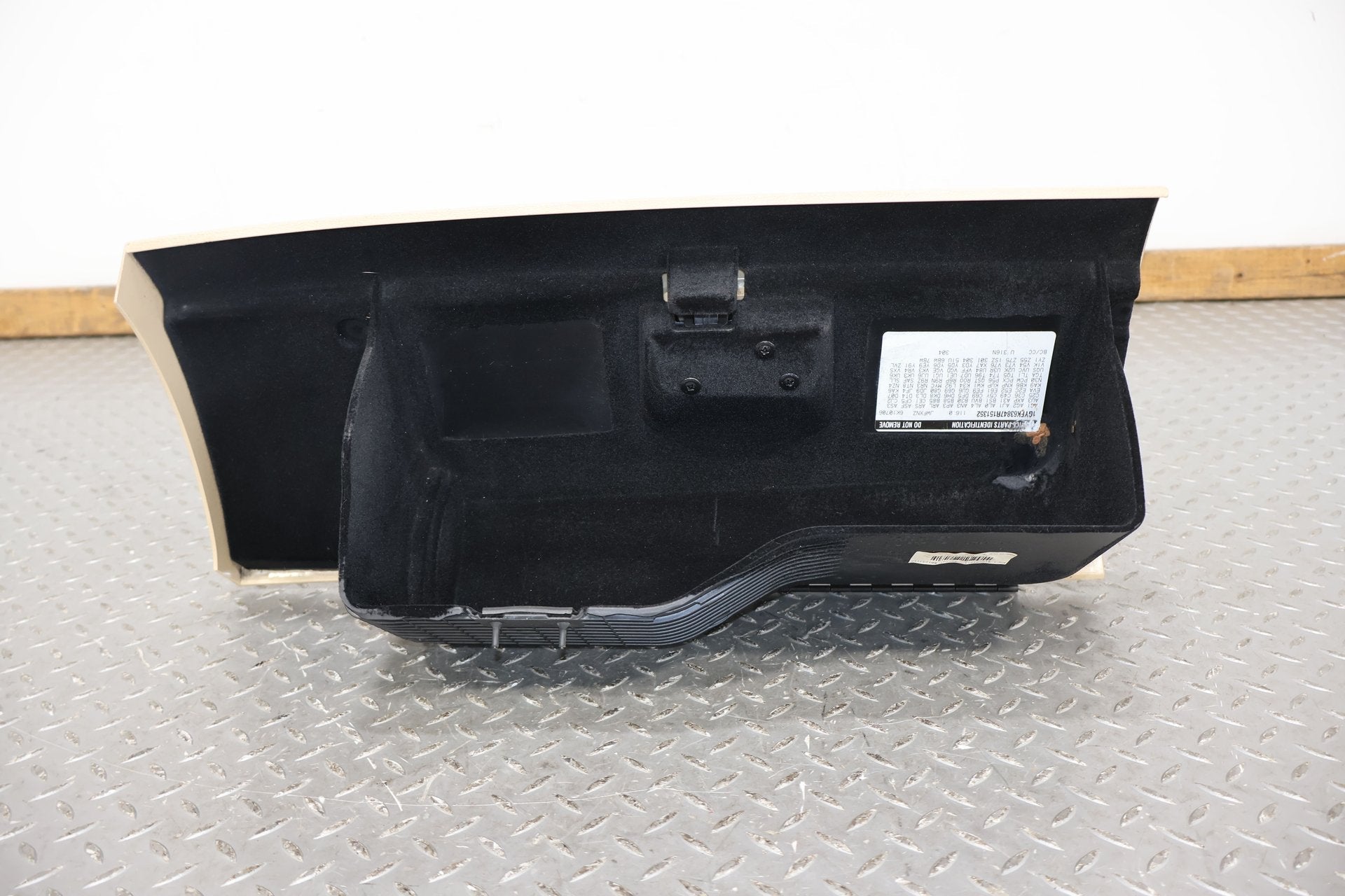 2007 Cadillac Escalade- Glove Box
